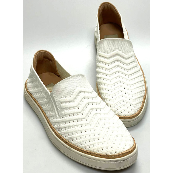 UGG Shoes - UGG Slip on White Rib Knit Shoes Leather Trim Ladies Casual Size 7.5